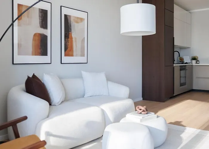 Skyline - Danube-view Balcony & Pool Apartamento